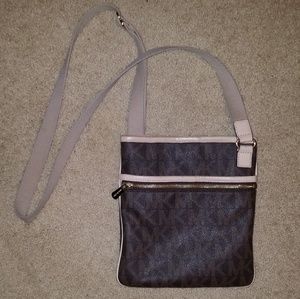 Micheal Kors Crossbody Purse